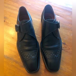 Johnston Murphy buckle up wing point. made in Italy